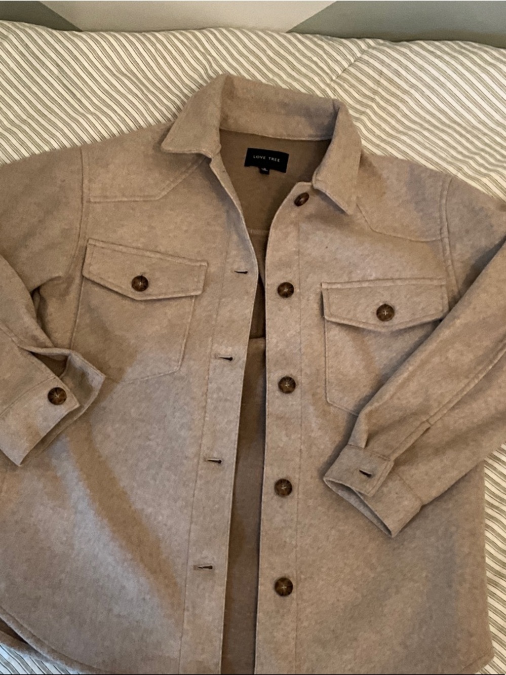 Love Tree Men's Beige Button-Front Shacket